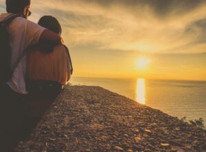 ¿Es posible ser amigos después de una ruptura? - Psicología en Acción