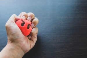 Cómo manejar tus reacciones emocionales - Psicología en acción
